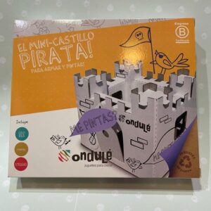 Castillo con lapices y stickers para decorarlo